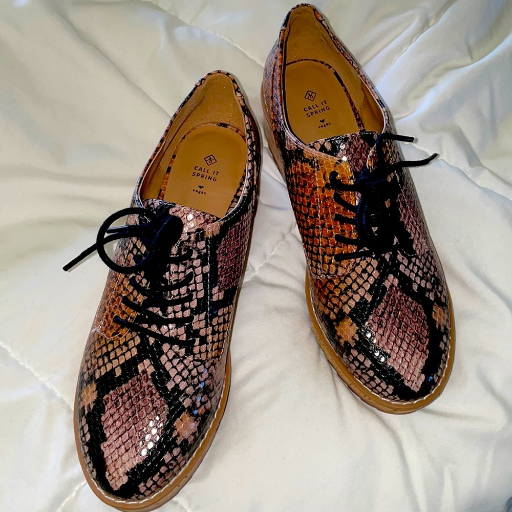 Call It Spring Womens Black/Pastel Animal Print Lace Up Platform Sneakers Sz 6.5